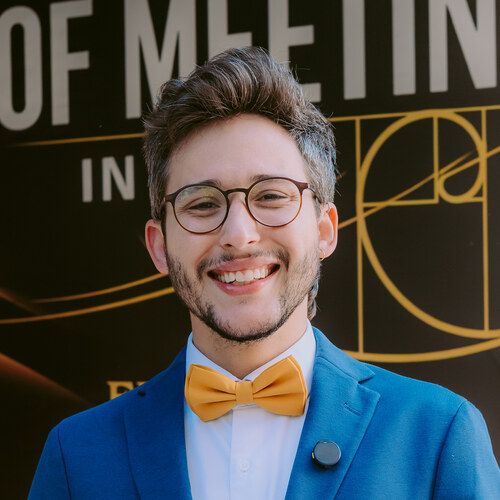 Dr. Gustavo Martins